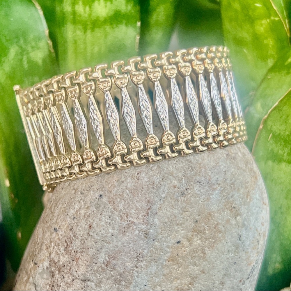 14 karat gold vintage Bracelet